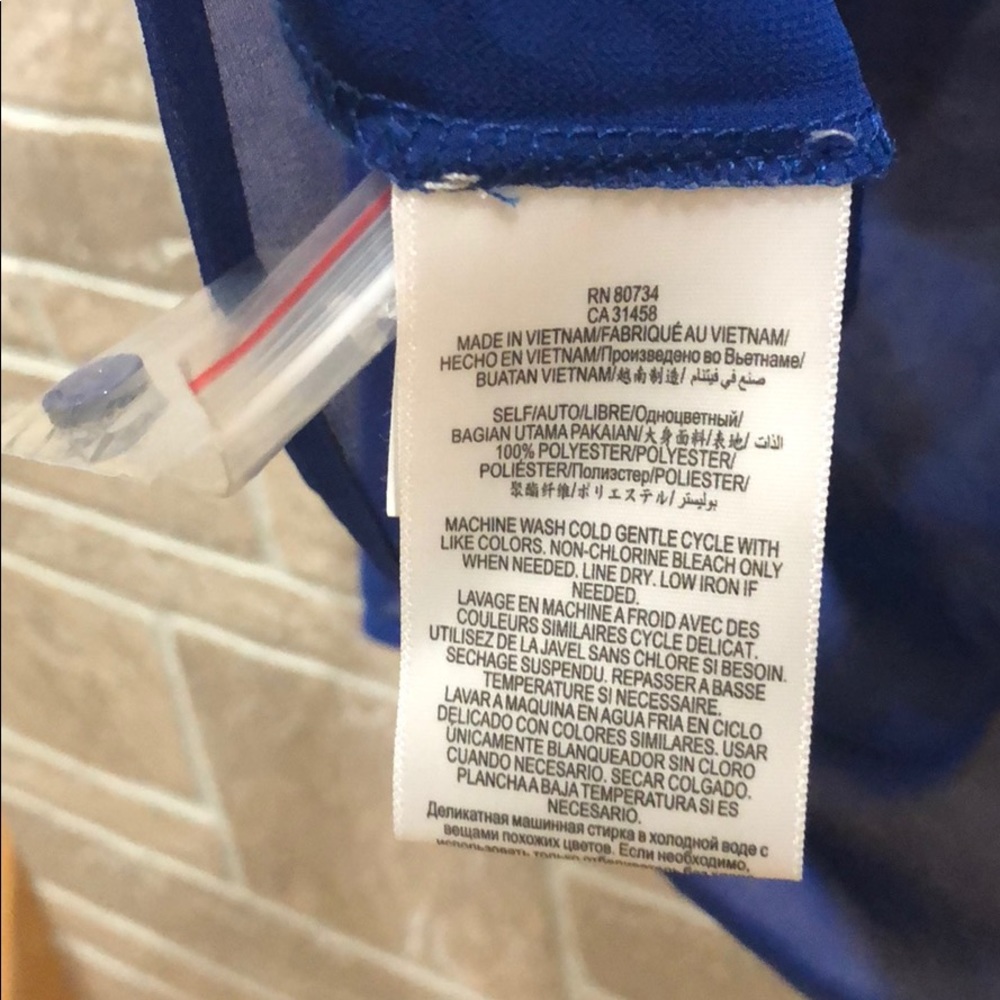 BCBGeneration Electric Blue Sheer Box Pleat Top M - Picture 5 of 5